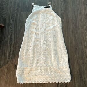 Adorable Eyelet White House Black Market Dress Size 2